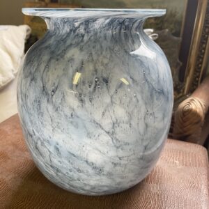 Vase bleu en verre